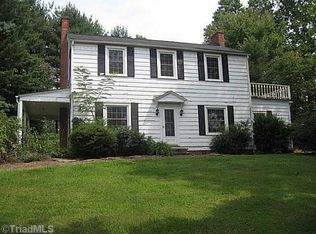 5822 W Pine St, Mount Airy, NC 27030