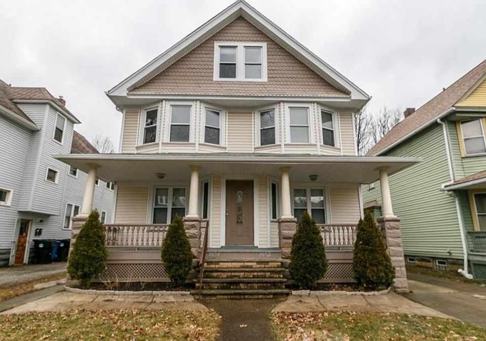 1st image of 2054 W 101st St