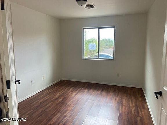 5th image of 600 S Willis Ray Ave