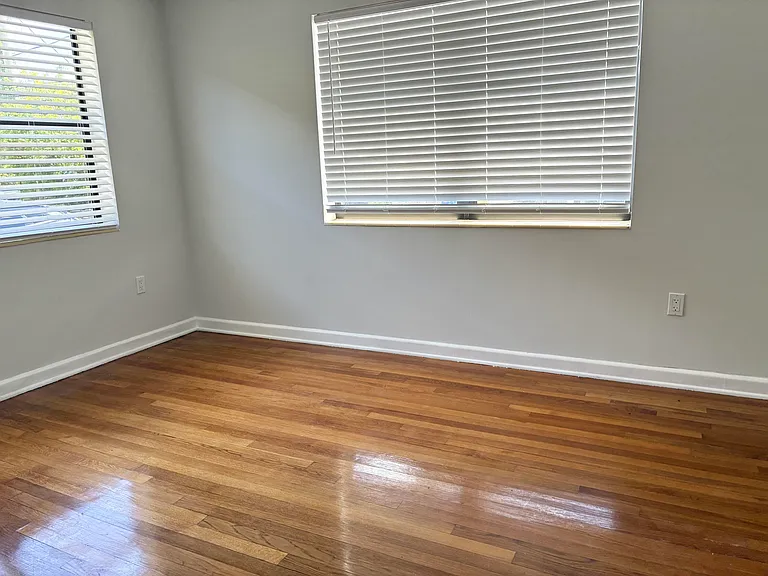 130 S Lakeside Dr #1 — Photo 4