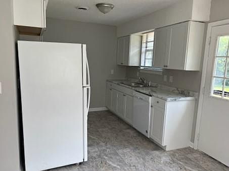 5th image of 3209 Rainwood Dr