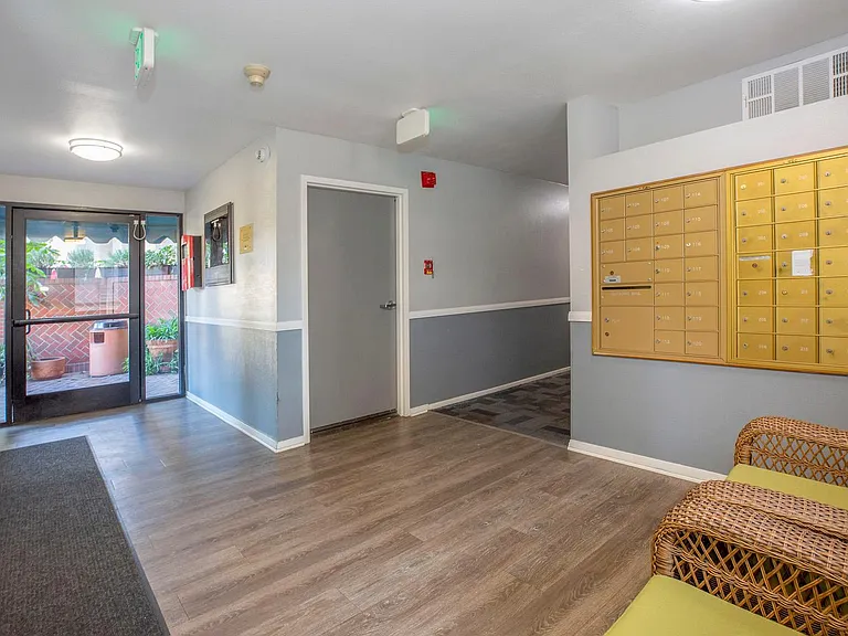 460 Oak St — Photo 20