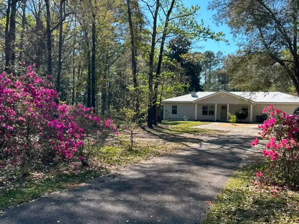405 Phillips Dr, Freeport, FL 32439