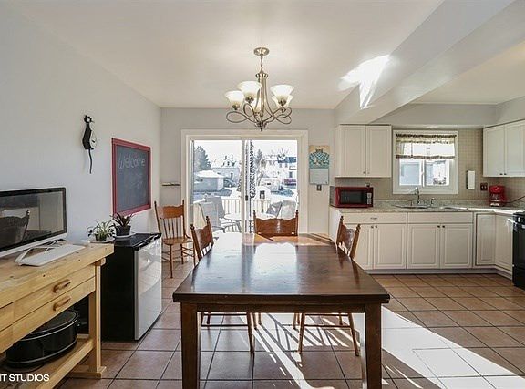 5th image of 313 Stewart Ave