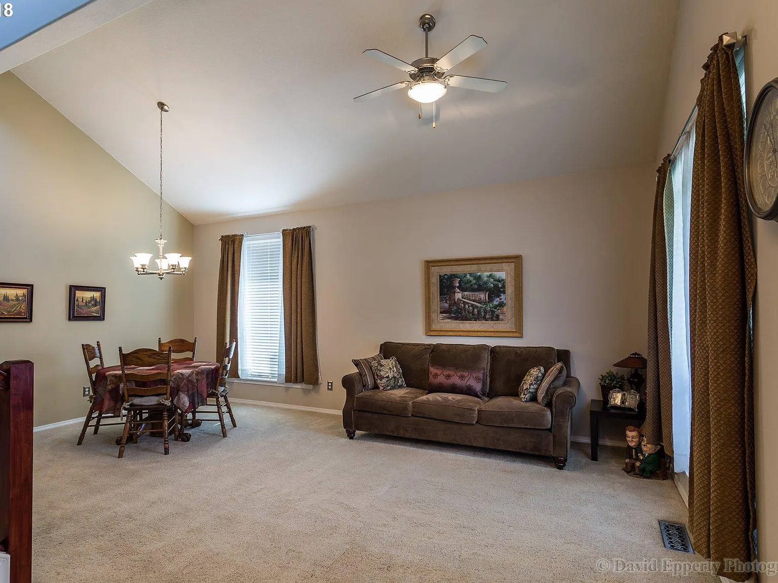 5 bed, 2.5 bath, 2580 sqft, $2,650 — Photo 3