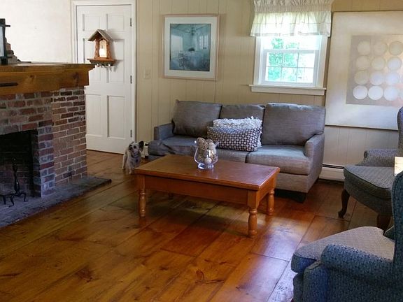 Living room with plenty of seating