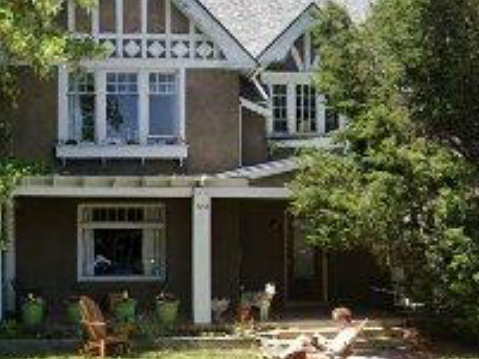 Front yard_ Entire top floor for rent