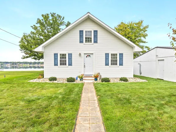 6063 Hubbard Rd, Muskegon, MI 49442