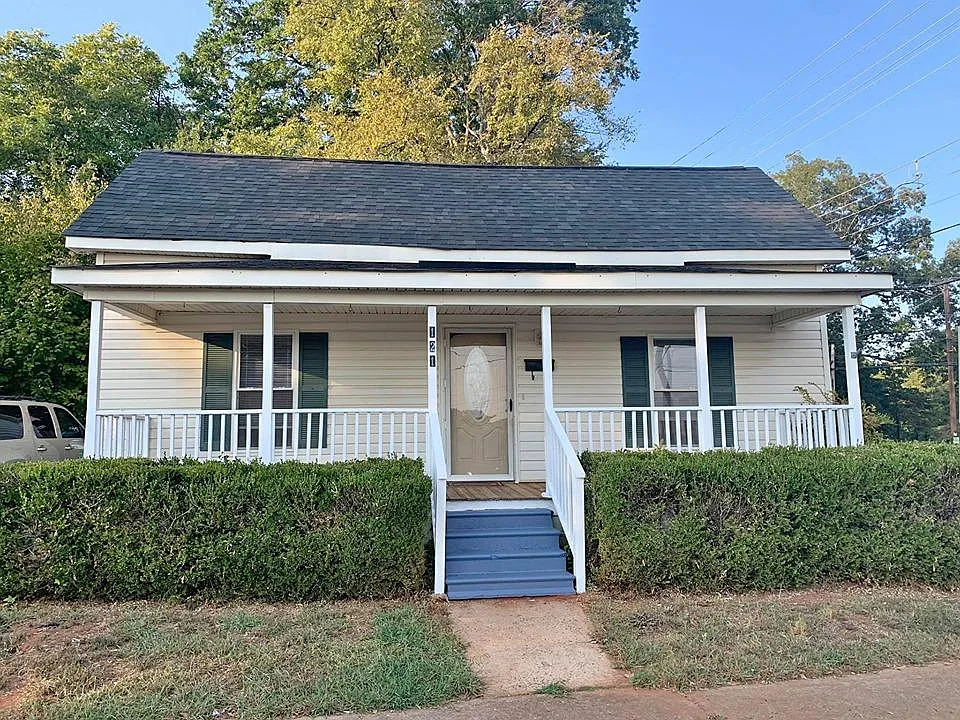 2 bed, 1090 sqft, $1,700 — Photo 1