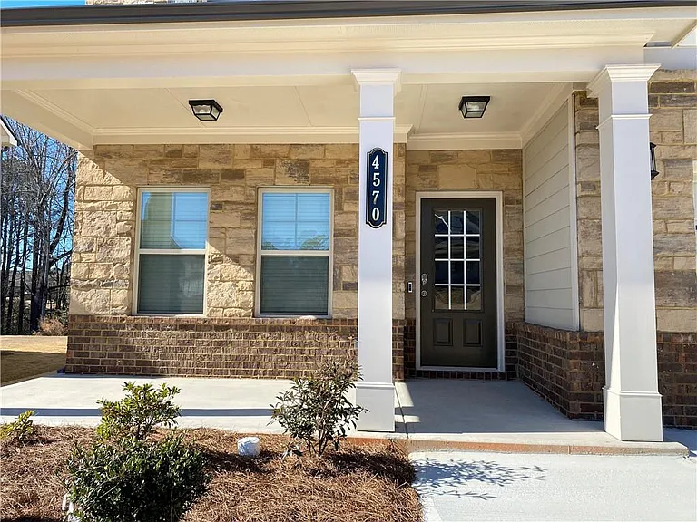 4570 Silver Oak Dr SW — Photo 2
