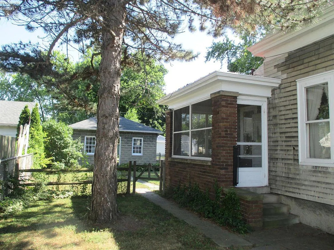 412 Scott St photo 1