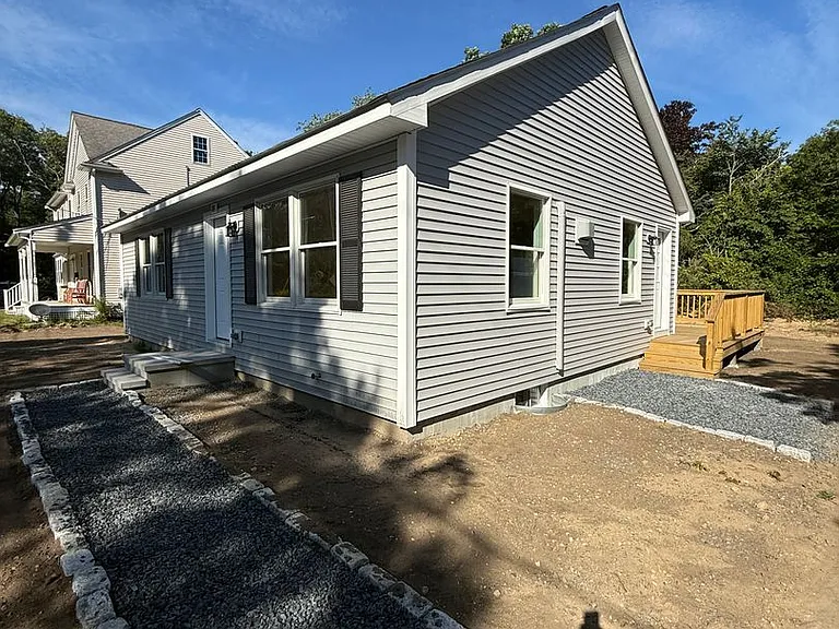 326 Oakland Rd — Photo 7