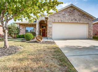 8726 Misty Bluff Ct, Dallas, TX 75249