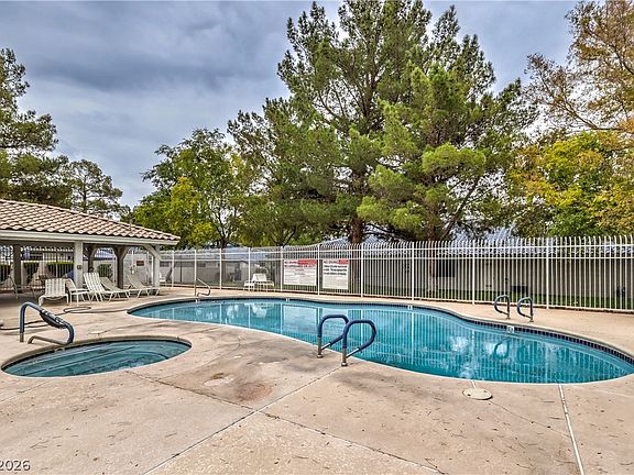 3rd image of 2041 Willowbury Dr Unit D