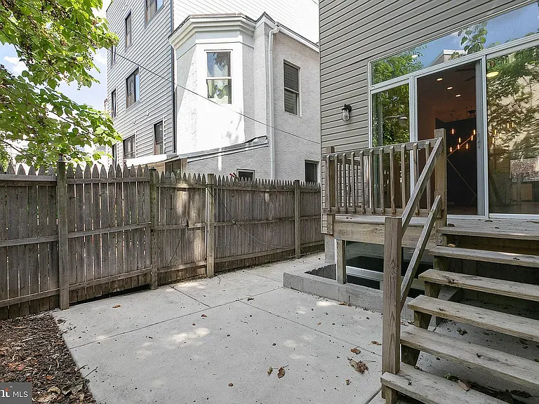 1825 Ginnodo St #1R — Photo 10