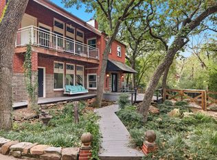 1221 Circle Ln, Bedford, TX 76022