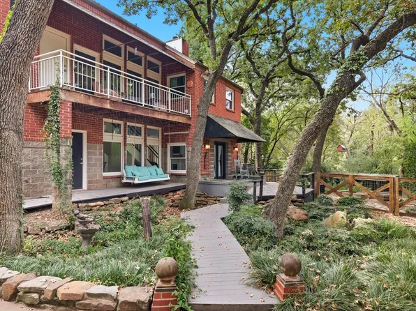 1221 Circle Ln, Bedford, TX 76022