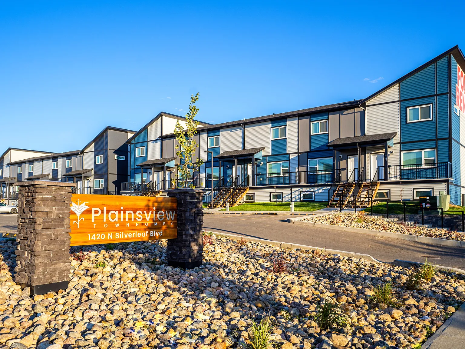 Plainsview Townhomes — Photo 2