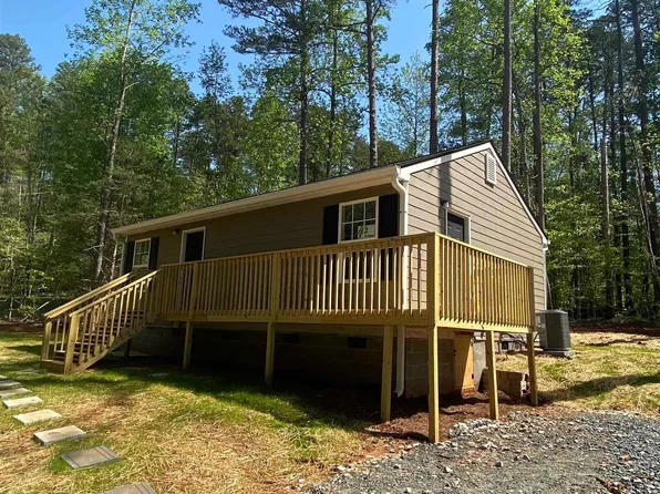 39 Elm St, Royston, GA 30662