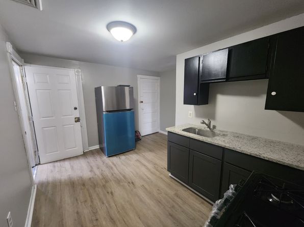 318 E Main St APT B