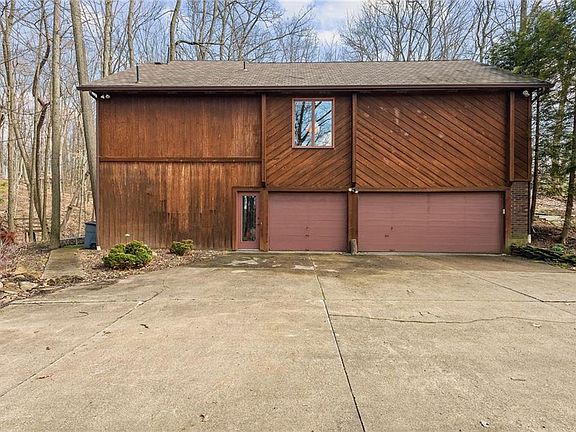 3rd image of 3637 Reserve Dr