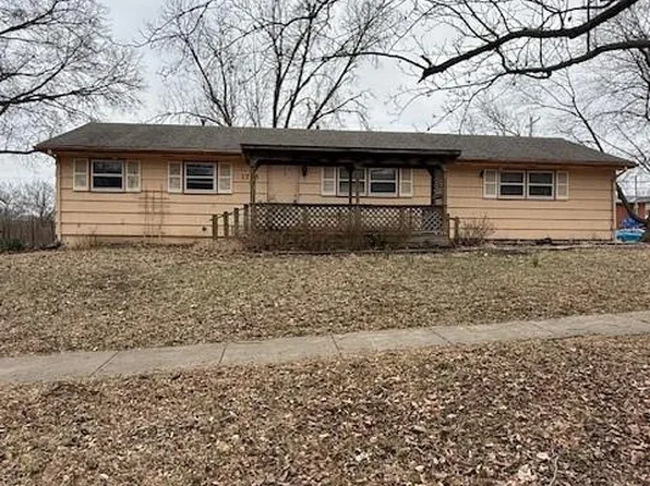 1715 W 25th St, Lawrence, KS 66046