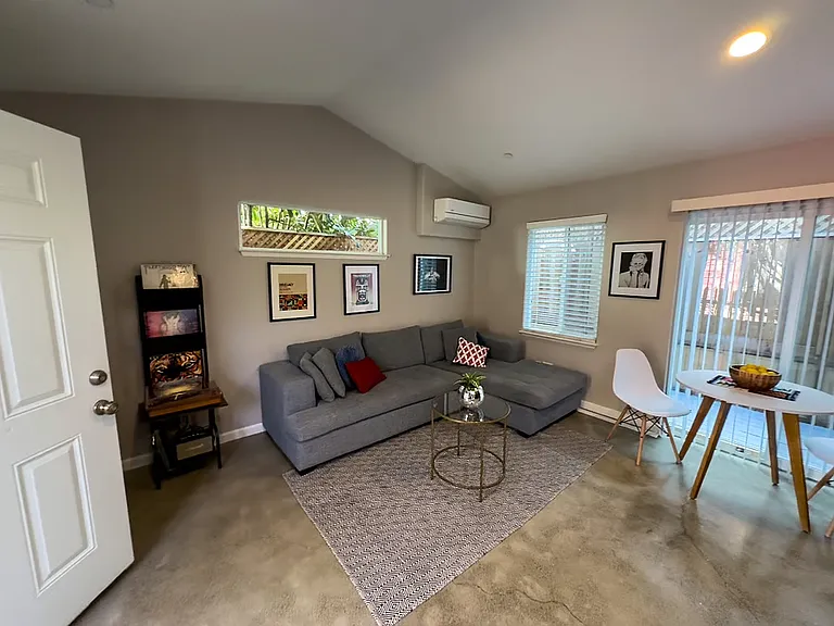 3812 Midvale Ave — Photo 10