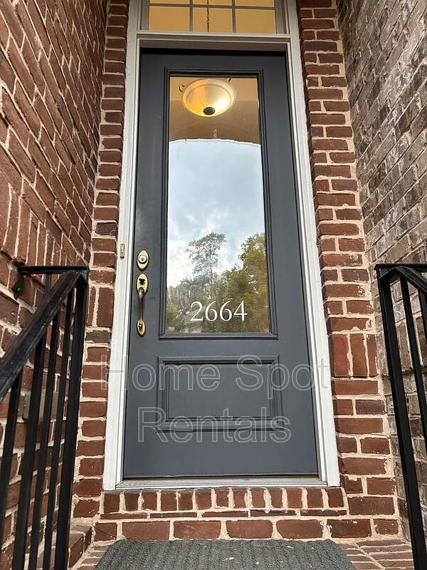 3 bed, 3.5 bath, 1968 sqft, $3,995 — Photo 3