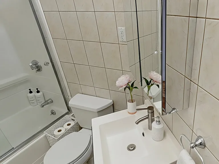 1613 Beacon St #25 — Photo 9