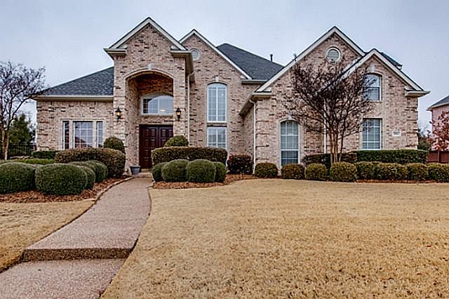 1st image of 804 Cross Ln