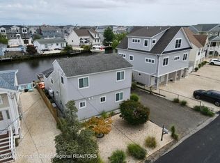 28 Marguerite Ln, Manahawkin, NJ 08050