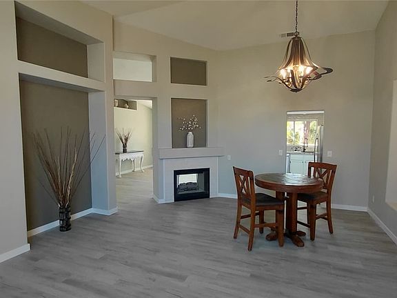 4th image of 13 Desert Dawn Ln