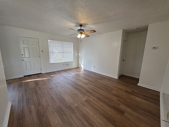 4th image of 1500 Glenmeadows Dr