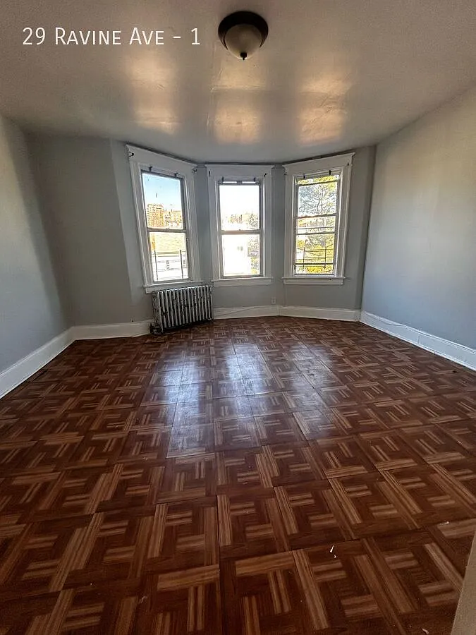 3 bed, $2,600 — Photo 2