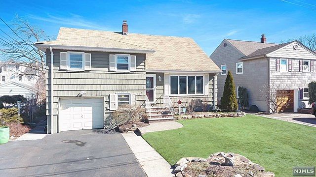 1st image of 553 Sollas Ct