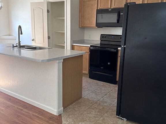 4th image of 612 Mesa Canyon Ln #C