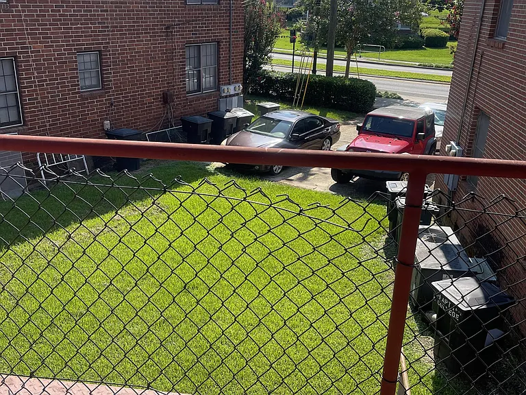 534 E College Ave — Photo 11