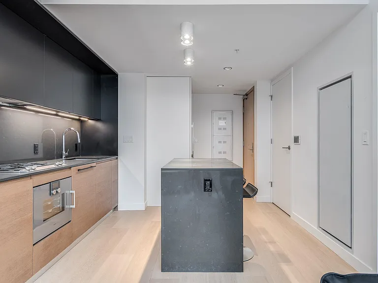 1289 Hornby St #1002 — Photo 9