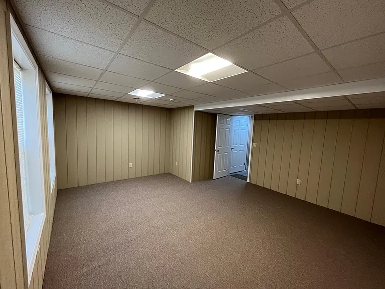 1004 Rebecca St — Photo 24