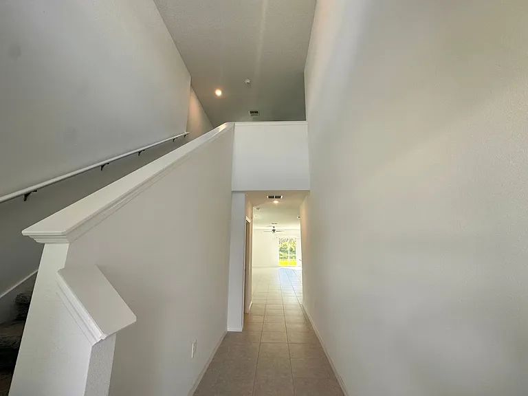 2276 Gatsby Ln — Photo 2