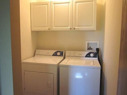5th image of 2992 Village Ln