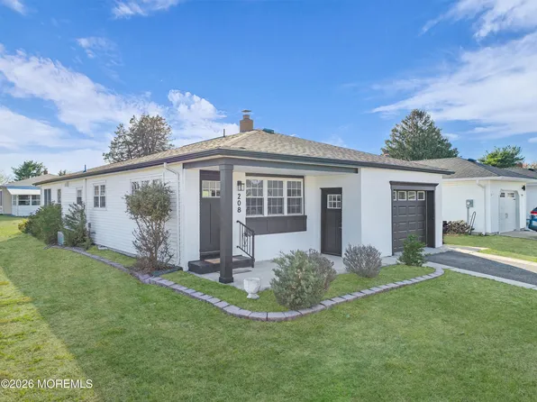 208 Bonaire Drive, Toms River, NJ 08757