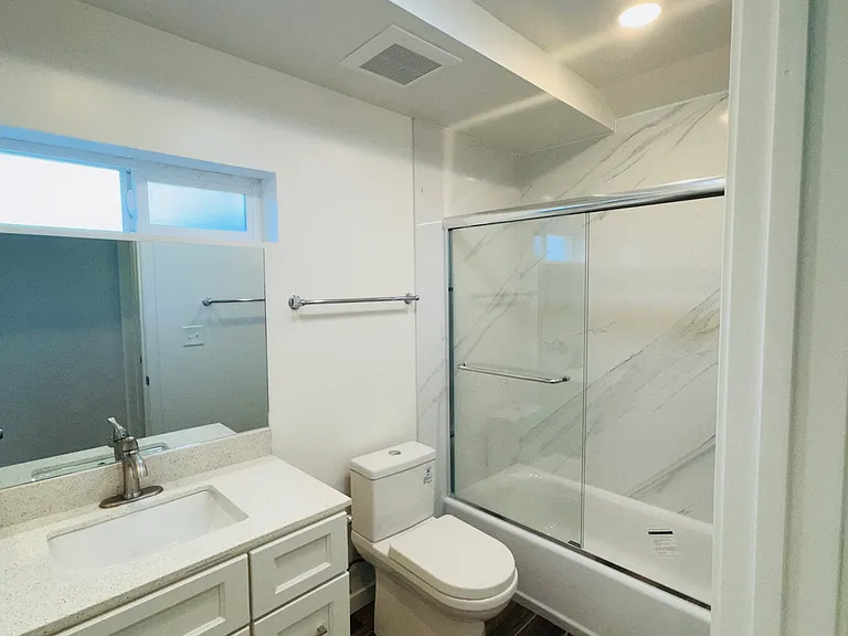 428 Everett St — Photo 11