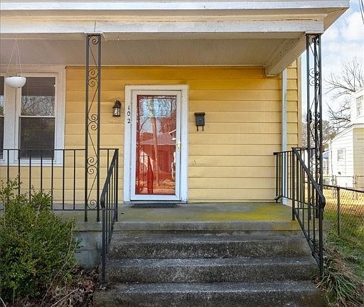 3rd image of 102 E 33rd St