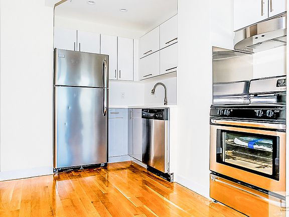 3rd image of 278 6th St #5CC