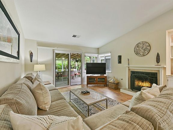 4th image of 920 5th St W Unit S