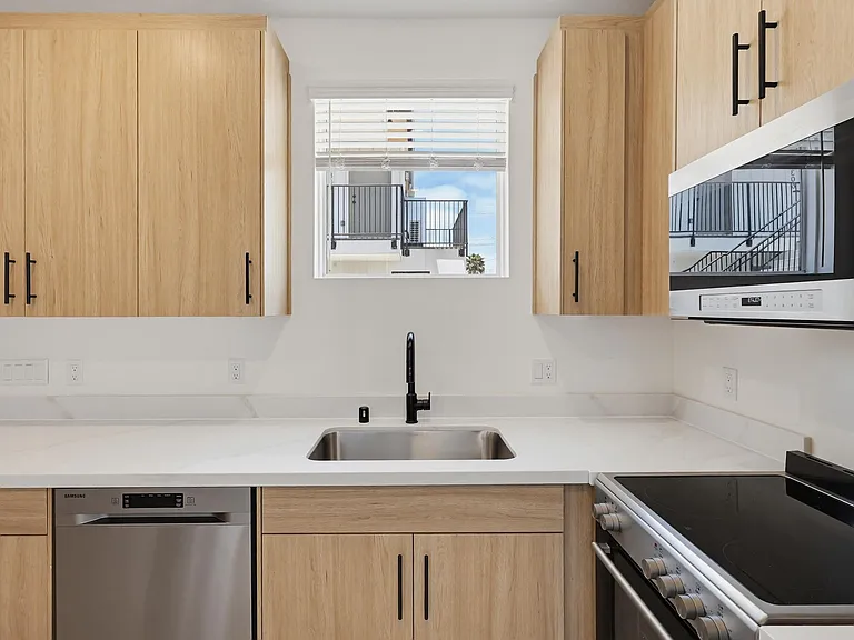 4732-4734 Utah St — Photo 30