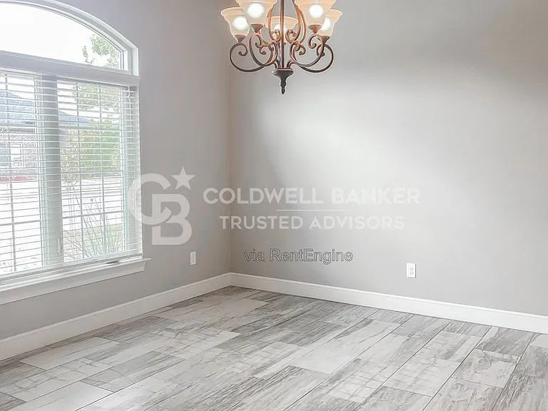 11003 Granby Ave — Photo 3