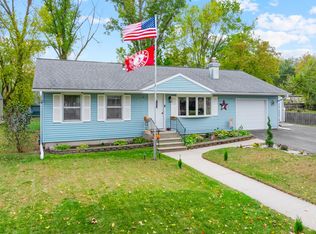 2711 Merchant St, Marinette, WI 54143
