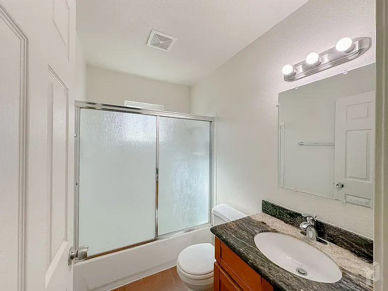 1105 8th St #5-8 — Photo 7